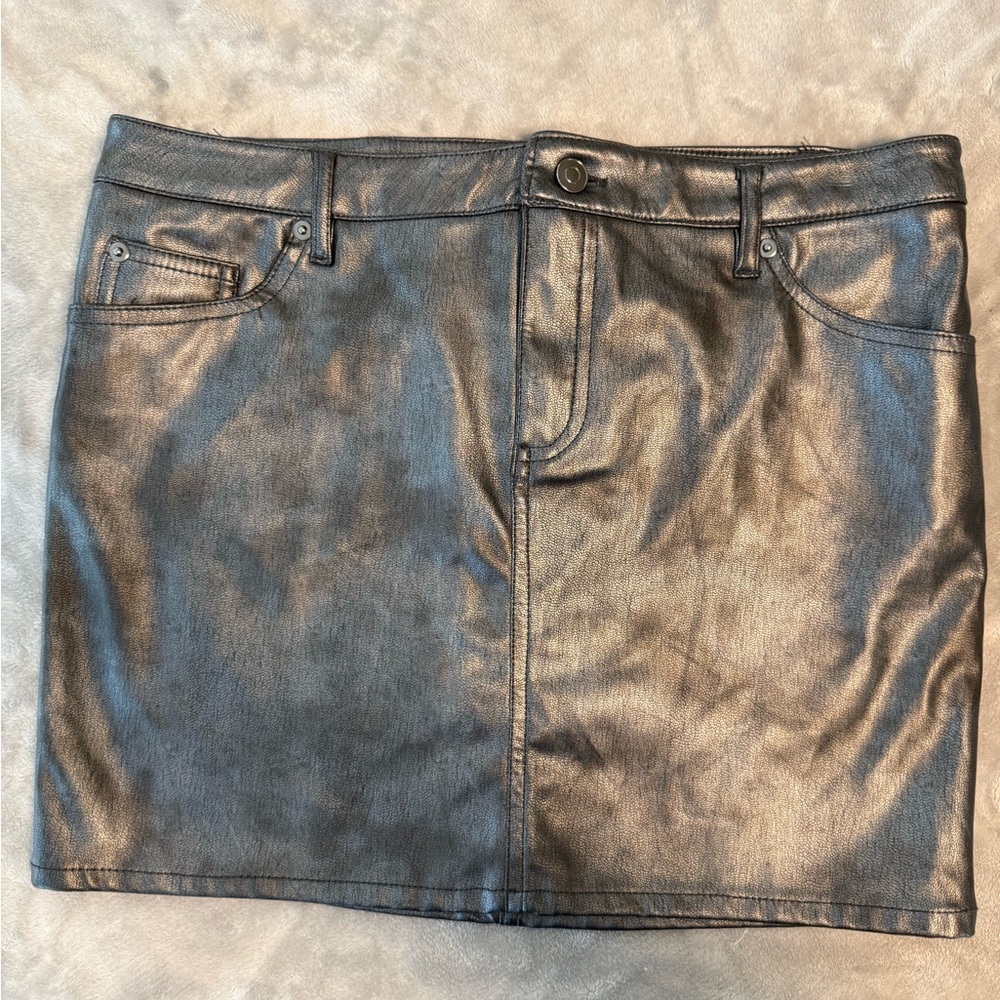 H&M Divided Faux Leather Pleather Mini Lined Skirt US 12 Metallic‎ Silver Black